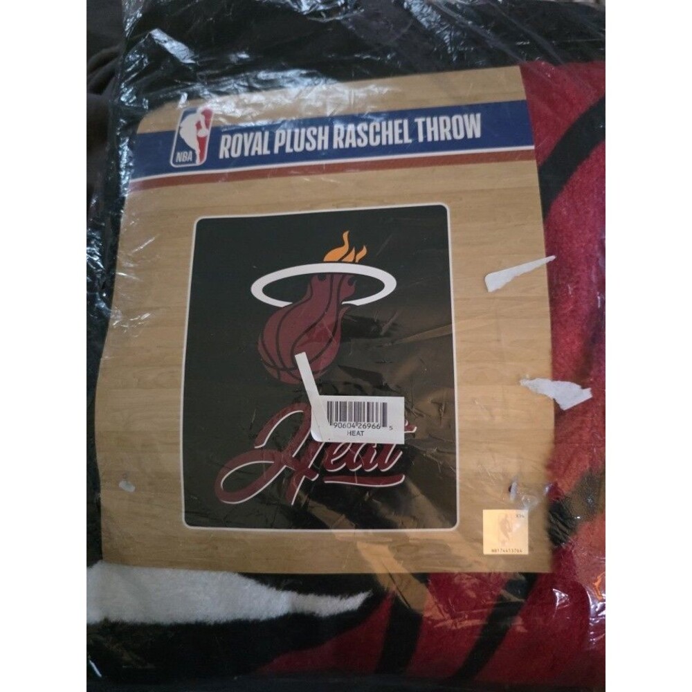Brand New MIAMI HEAT 50x60" NBA Liscensed BlackPlush Raschel THROW Blanket NiP